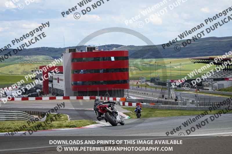 cadwell no limits trackday;cadwell park;cadwell park photographs;cadwell trackday photographs;enduro digital images;event digital images;eventdigitalimages;navarra;no limits trackdays;peter wileman photography;racing digital images;trackday digital images;trackday photos